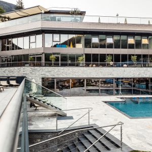 Schwimmbadschleuse, Hotel Quellenhof