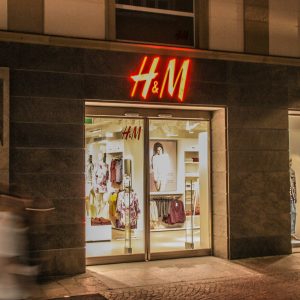 Porta per punto vendita, H&M Bolzano