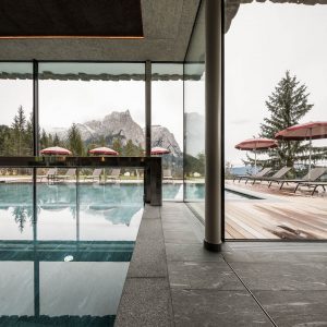 Porte automatiche per piscine, Hotel Plunger